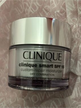 NEW DISCONTINUED Clinique Smart SPF 15 Custom-Repair Moisturizer - 50ml